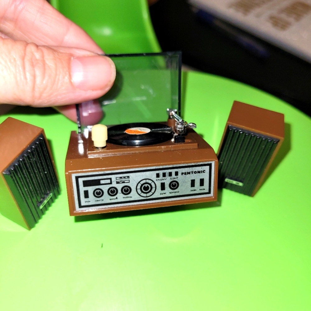 Working Barbie Record player with speakers